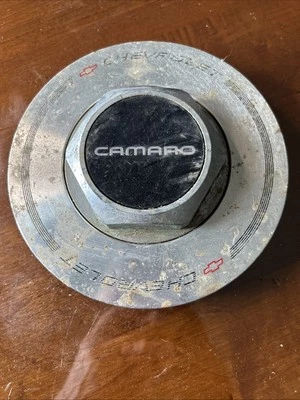 Cubierta del tapacubos central de llanta de rueda Chevrolet Camaro 1991-1996 09592229 10119598 OEM Foto 1 de 4