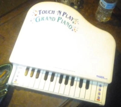 Vintage Tiger Electronics Touch 'N Play Mini Grand Piano Keyboard SFP - Image 1 of 2
