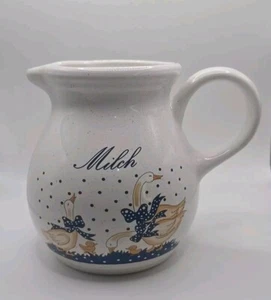 Cerámica Leche Leche 5.5" Jarra Patrón Gansos Estilo Country Blanco Azul Amarillo - Imagen 1 de 4