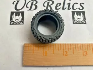 GIOCATTOLO RC PNEUMATICI GOMMA RICAMBIO GI JOE DIORAMA - Foto 1 di 4