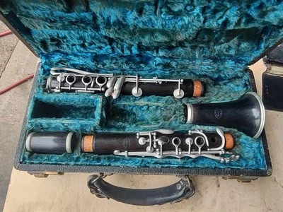 CG Conn 424N Prof Wood Clarinet  - Image 1 of 4