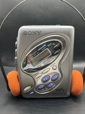Sony Walkman WM-FX281 FM/AM Radio Cassette Reproductor de Cinta NUEVO CINTURÓN Probado y Funciona Foto 1 de 4
