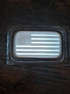 American Flag Bar 1 OZ 999 Silver Sealed & Minted By Silvertowne Mint ⛏️🇺🇲⛏️ - Picture 1 of 2