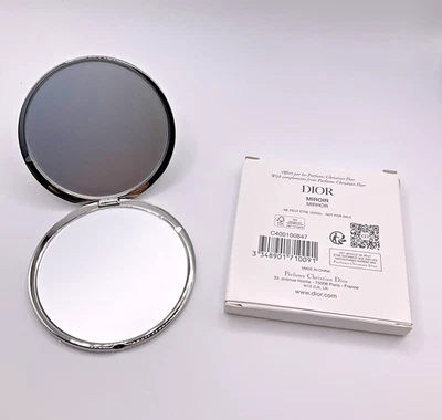 Espejo Compacto DIOR Plateado de Japón Novedad Espejos Dobles NUEVO Regalo de Lujo Foto 1 de 4