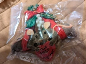1997 Charming Tails "Our First Christmas" Ornament Fitz & Floyd Herz Mäuse - NEU - Bild 1 von 4