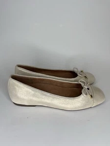 VIONIC Klara Suede Ballet Flat Shoes Women's Size 8.5 Gold Comfort Cap Toe Bow - Picture 1 of 18