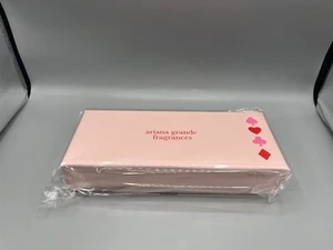 Ariana Grande Fragrances Collector’s Item EXCLUSIVE LIMITED Pink Poker Set - NEW - Picture 1 of 4