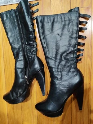 Two Lips 黑色皮革派对靴,尺寸 6.5  — 第 1/4 张图片