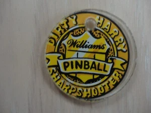 Llavero de plástico de promoción de máquina de pinball Dirty Harry - Imagen 1 de 2