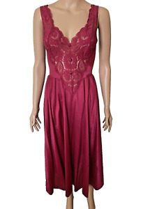 OLGA Vintage 91480 Gorgeous Raspberry Lace Bodice Silky Nylon Nightgown Small
