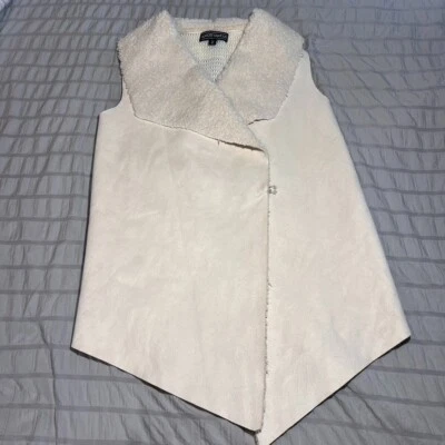 Almost Famous Women's White Sherpa Knit Vest Size M Faux Suede Open Front - Image 1 of 4
