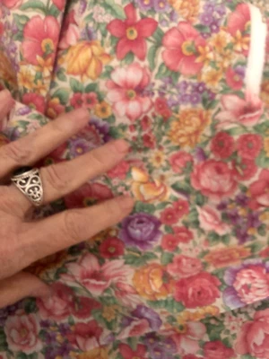 Vtg 3YD 44X109 VIP CRANSTON Pink Purple All Over Print Rose Calico Quilt FABRIC - Image 1 of 4