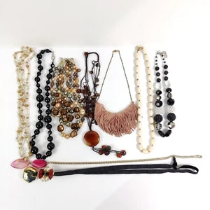 VTG Womens Necklace Lot Of 9 Pieces Multicolor Beaded Costume Fashion Jewelry  - Picture 1 of 6