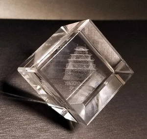 Japanischer Nagoya Castle 3D Laser geätzt Kristallglas Quadrat Würfel Briefbeschwerer - Bild 1 von 18