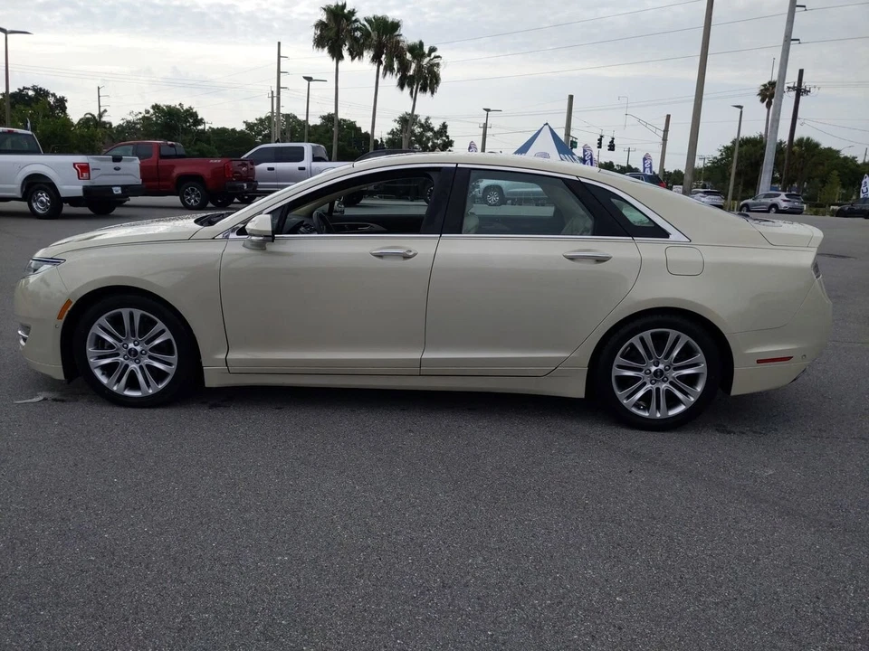 2013-2020 LINCOLN MKZ LEFT REAR DRIVER SIDE DOOR GLASS DD12066GTN - Image 1 of 1