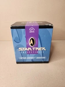 Star Trek Next Generation Collectibles Captain Janeway Applause Statue With Box - Picture 1 of 22