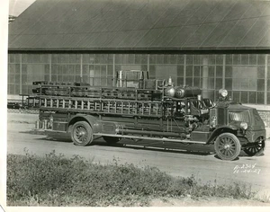 Mack Delivery Photo 1927 Mack City Service Ladder 8x10 B&W Fire Apparatus Photo - Picture 1 of 1