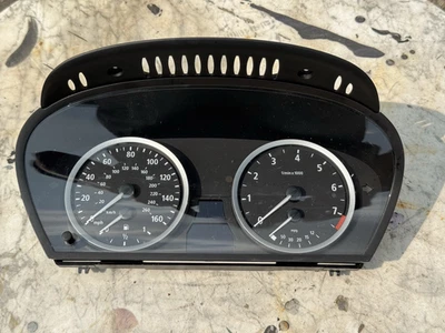 Cuadro de instrumentos velocímetro medidores pantalla VDO BMW E60 525 530 528 sedán vagón Foto 1 de 4