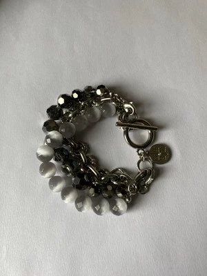 Pulseira White House Black Market tom prata cristais multi vertente, pedras, 6” - Imagem 1 de 4