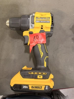 Taladro DCD794 DeWalt Atomic Compact Series 20V MAX y batería de 2Ah  Foto 1 de 3