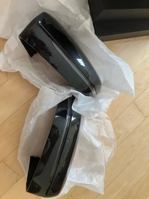 BMW 230i mirror covers / caps and turn signal indicators - Image 1 of 2