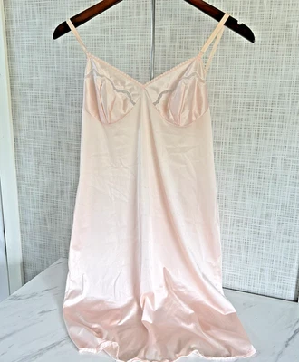 De colección Deslizamiento Completo Melocotón Talla A34 Pequeño 100% Tricot EE. UU. Años 70 Patrón Floral BxFF Foto 1 de 4