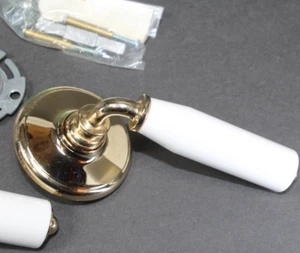 Gainsborough Porzellan Hebel Whitehall hellgold Rad Riegel Türgriff - Bild 1 von 17