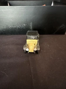 Black and yellow old-timey Corgi classic 1910 Renault 12/16 M7 - Picture 1 of 5