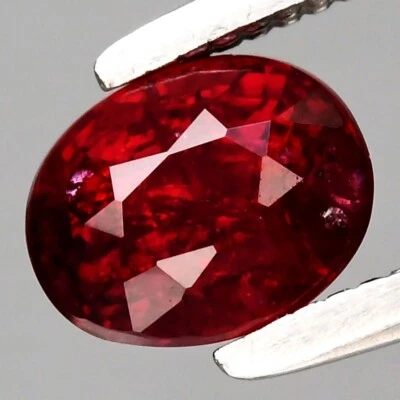 Selten! 0,65 kt 5,2 x 4,2 mm ovaler natürlicher roter Spinell Edelstein, Myanmar - Bild 1 von 4