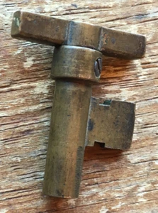 ANTIQUE LOCK KEY - Picture 1 of 2