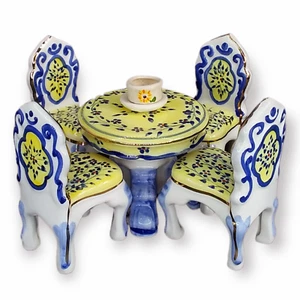 Vintage Puppenhaus Essgruppe Porzellan Tisch 4 Stühle französischer Provinzstil 1:12 - Bild 1 von 12