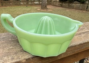 Exprimidor exprimidor de vidrio verde jadeíta vintage facetado años 30 estilo Art Deco - Imagen 1 de 7