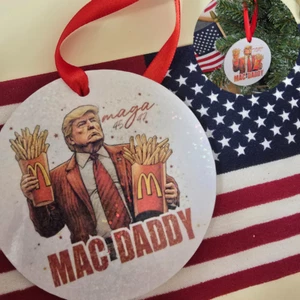 Mac Daddy Trump Ornament - Bild 1 von 1