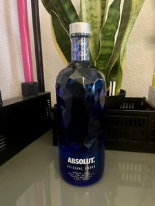 Absolut Vodka Facet 1000ml Limited Edition voll versiegelt - Bild 1 von 4