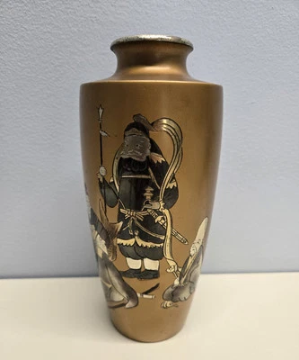 Jarrón japonés vintage de bronce dorado con figuras inmortales firmado 8,5" de alto Foto 1 de 4