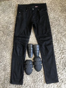 Pantaloni jeans Rider Protec Biker Wear neri 32W gamba lunga con ginocchiere ottime condizioni - Foto 1 di 20