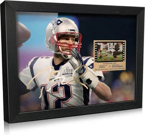 Regalos para fanáticos de los deportes - Firmado Tom Brady Foto Enmarcado de Madera Foto Arte Decoración con 1X35Mm Me - Imagen 1 de 6