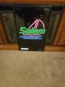 "Letrero de cigarrillo Metal Salem de 1990 (muy buen estado) 27""x17" - Imagen 1 de 6