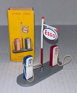 Vintage Dinky Toy # 49D, ESSO GASOLINE SERVICE STATION PUMPS & SIGN