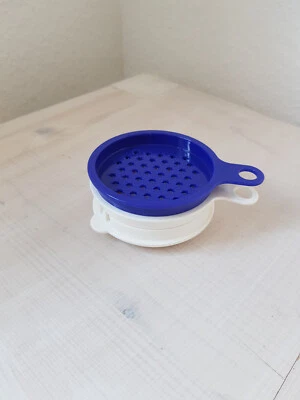 Tupperware Küchenperle Reibe Ei- Trenner 3-teilig gebraucht - Bild 1 von 3