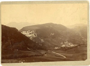 PHOTO CABINET c1900, un village au coeur d'une vallée montagne à identifier - Imagen 1 de 2
