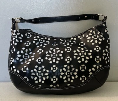 Bolso de Hombro NINE & COMPANY By Nine West Blanco y Negro con Ojales Recortados Foto 1 de 4