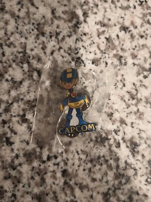Mega Man Capcom 15th Anniv. Pin E3 Memorabilia Promo RARE Megaman Bobblehead - Image 1 of 2