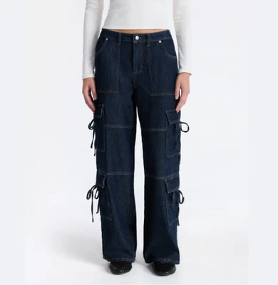 Pantalones de mezclilla para mujer N.W.T No Boundaries azul cargo con lazo, tiro alto 30,5” entrepierna, talla 0 Foto 1 de 4