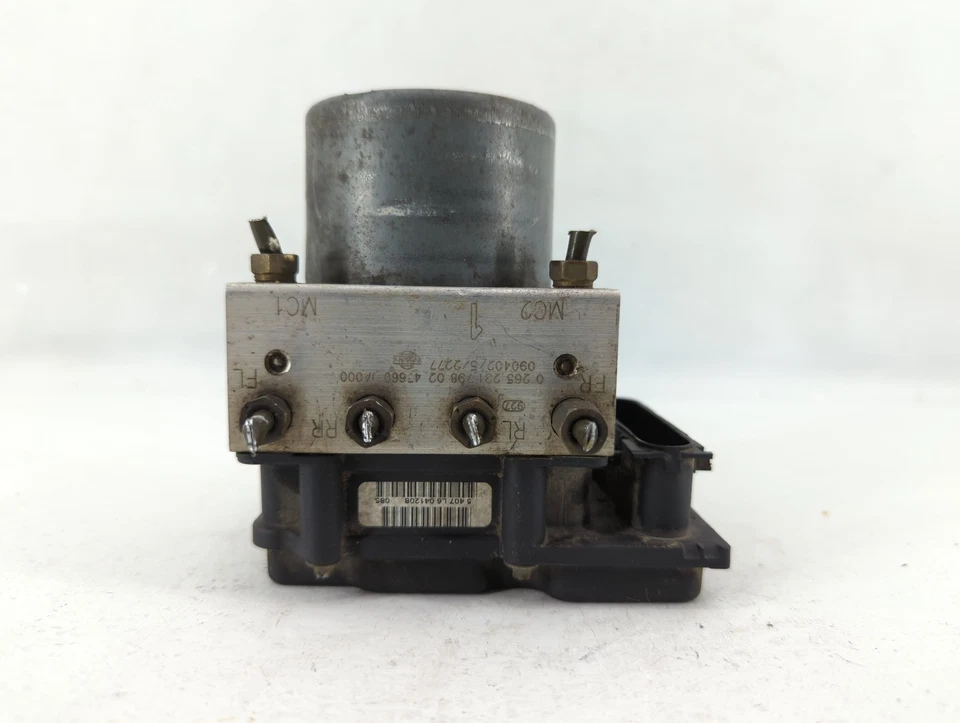 Módulo de control de bomba ABS FKEPO Nissan Altima 2007-2009 Foto 1 de 4