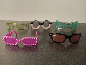 Lotto occhiali da sole bambola Rainbow High - Foto 1 di 4