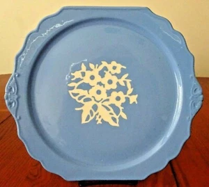 **HARKER DAINTY FLOWERS VIRGINIA CAMEOWARE BLUE & WHITE CAKE PLATE MS9-E - Picture 1 of 5
