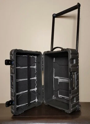 Estuche de mano Pelican Elite Luggage Series - Residuo de pegamento - Sin bloqueo combinado - USADO Foto 1 de 4