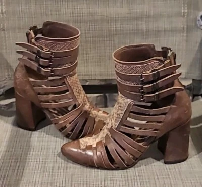 FREEBIRD Shoes Snake Print JUDE Gladiator Sandal Size 7- EUC - Image 1 of 4