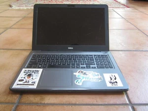 Dell INSPIRON 15 5567 Laptop DEAD DOESNT POWER ON NoHD CRACKED SCREEN - PARTS! - Picture 1 of 11
